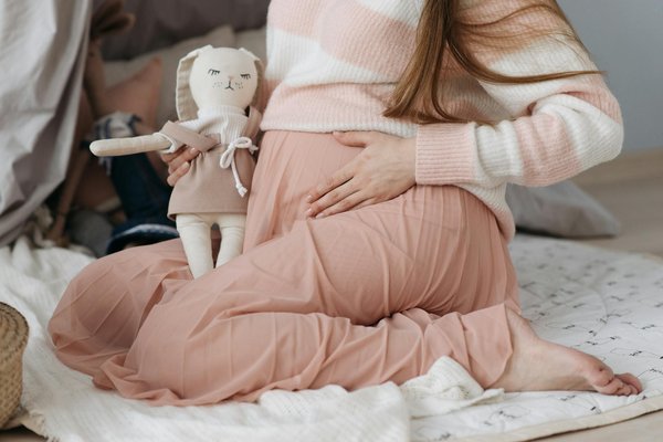 Nourishing expecting mothers of twins and triplets in the uk: an essential guide to dietary needs